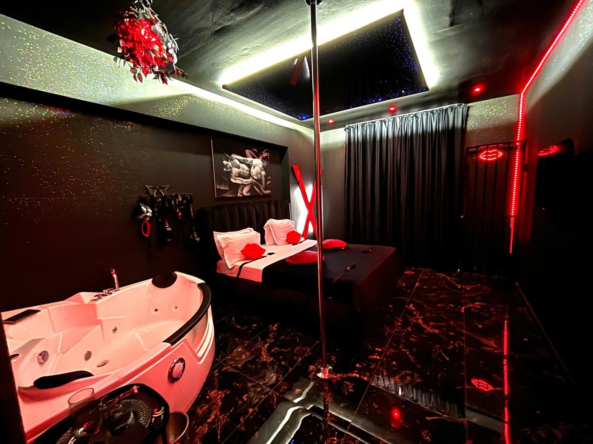 Romeo Nights - Love Rooms - Adults Only Bukares Bagian luar foto
