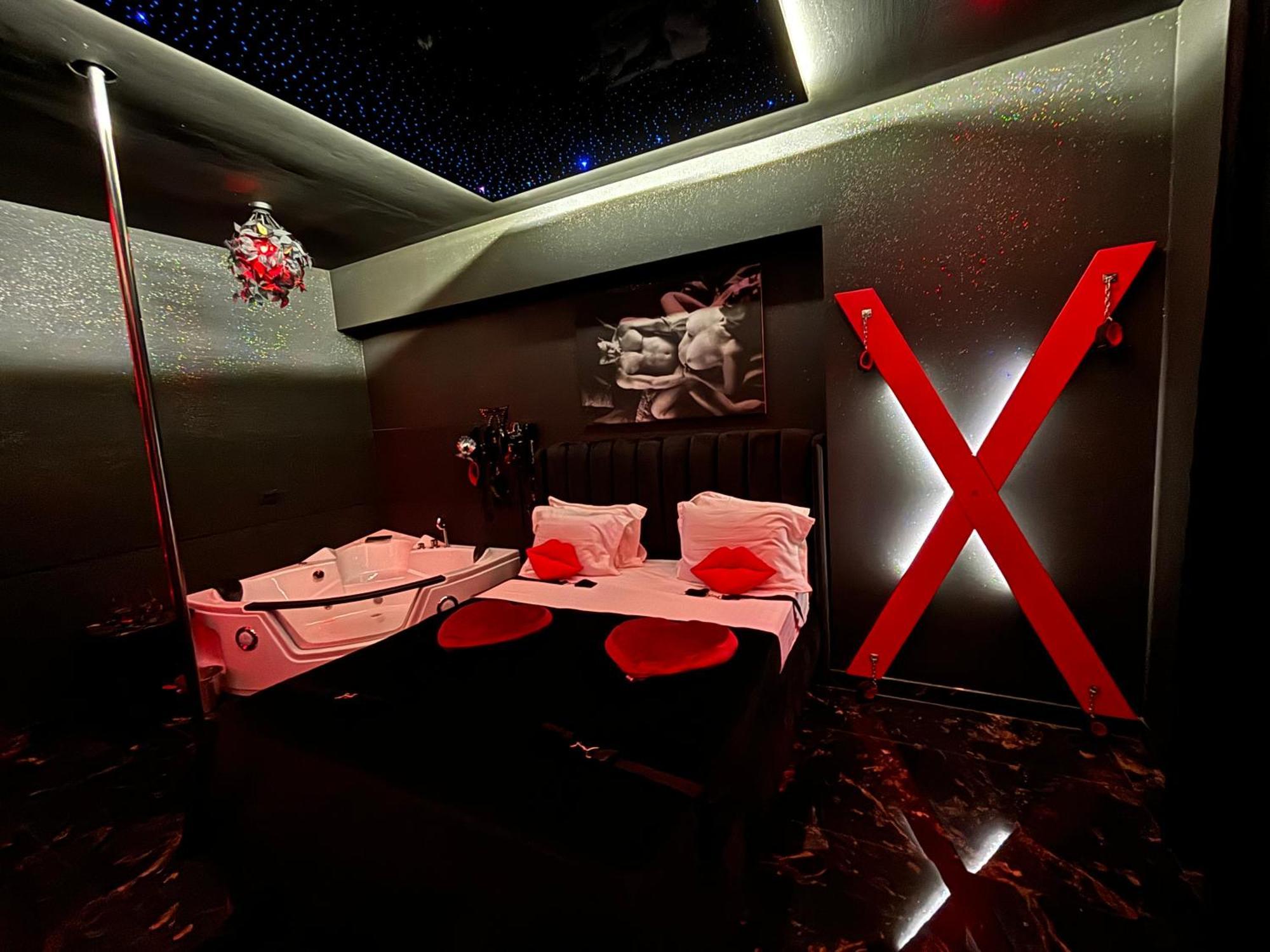 Romeo Nights - Love Rooms - Adults Only Bukares Bagian luar foto