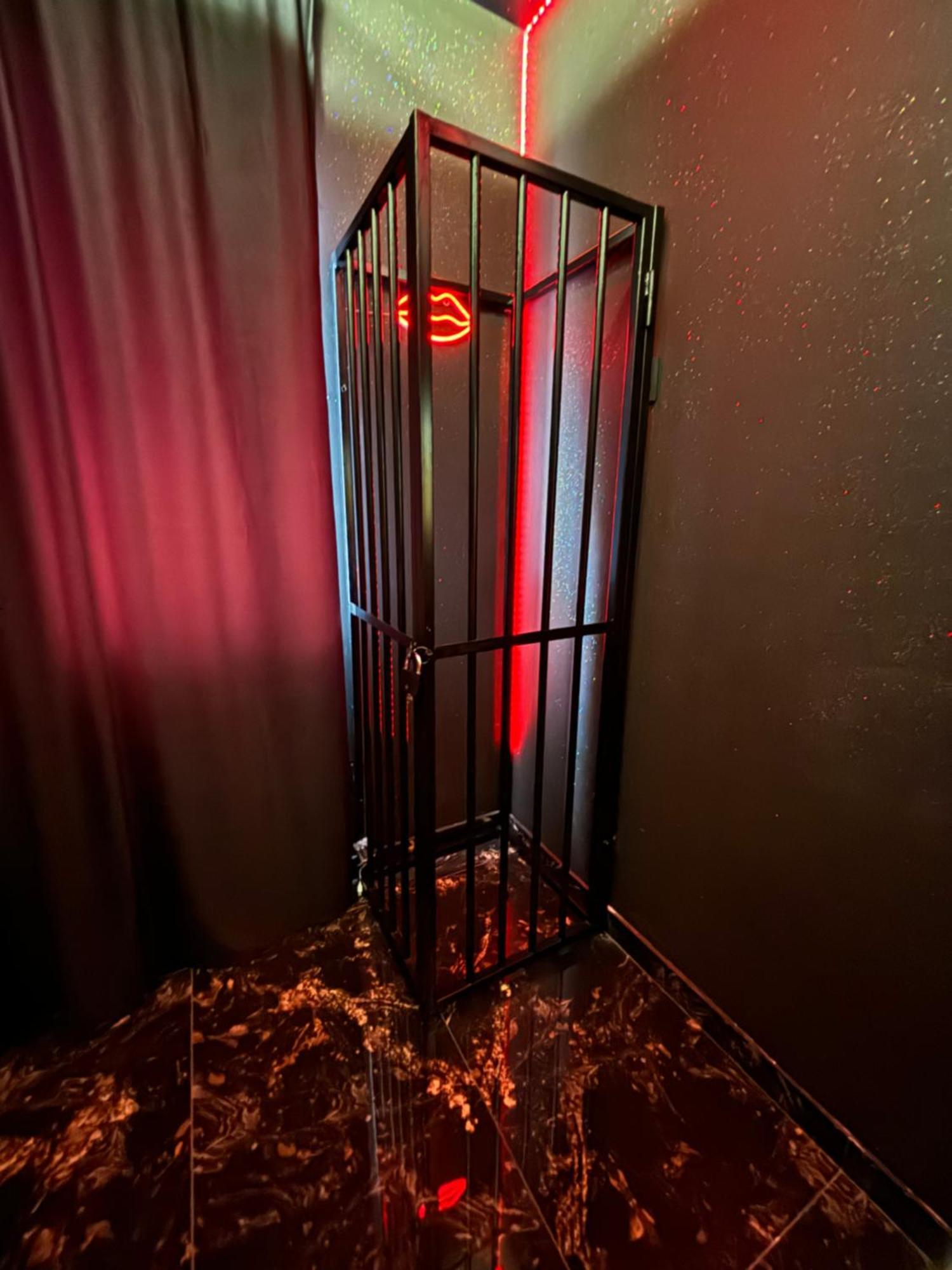 Romeo Nights - Love Rooms - Adults Only Bukares Bagian luar foto