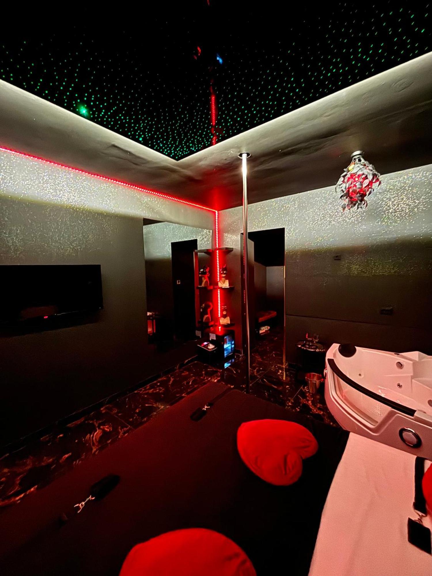 Romeo Nights - Love Rooms - Adults Only Bukares Bagian luar foto