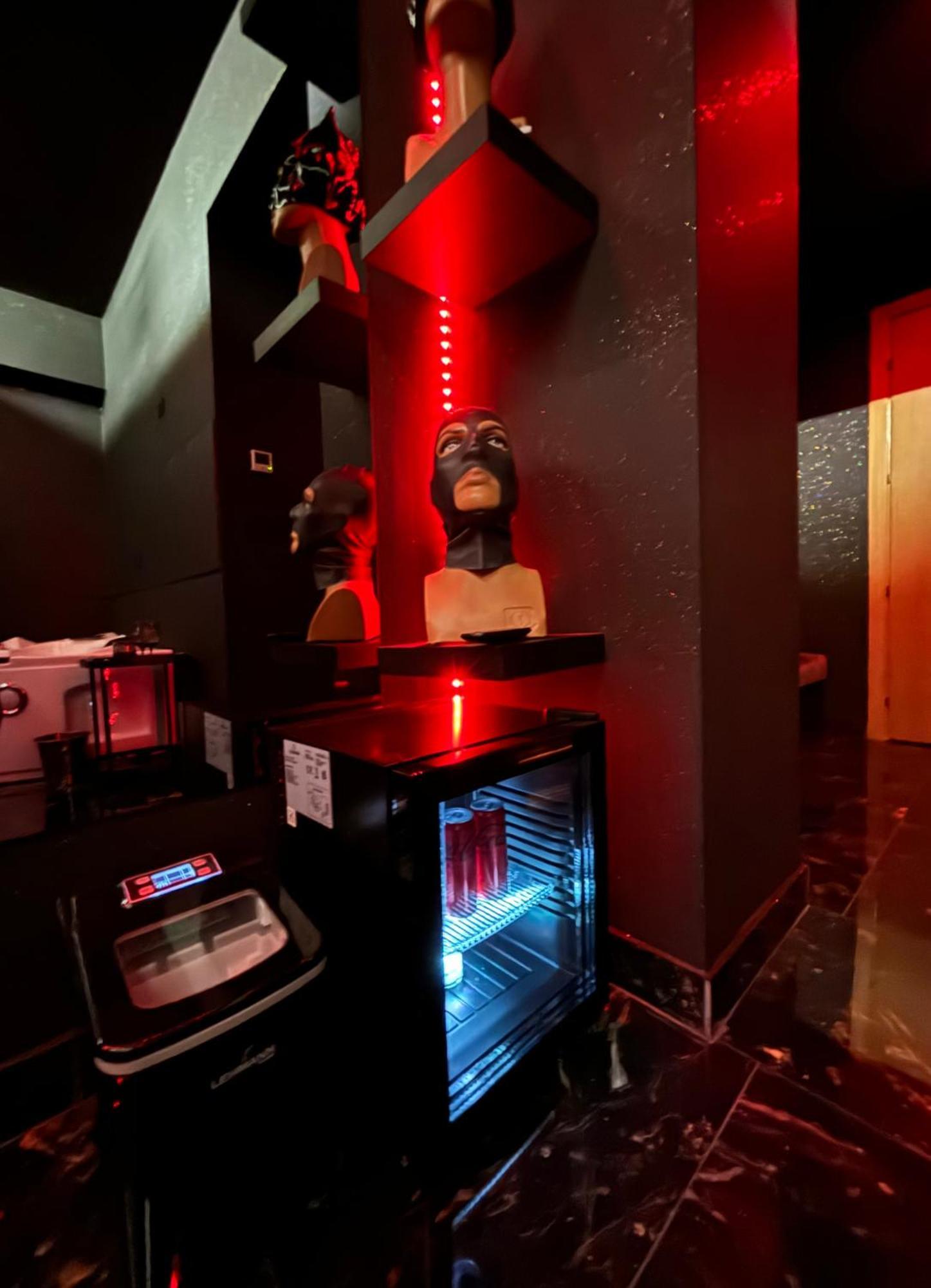 Romeo Nights - Love Rooms - Adults Only Bukares Bagian luar foto