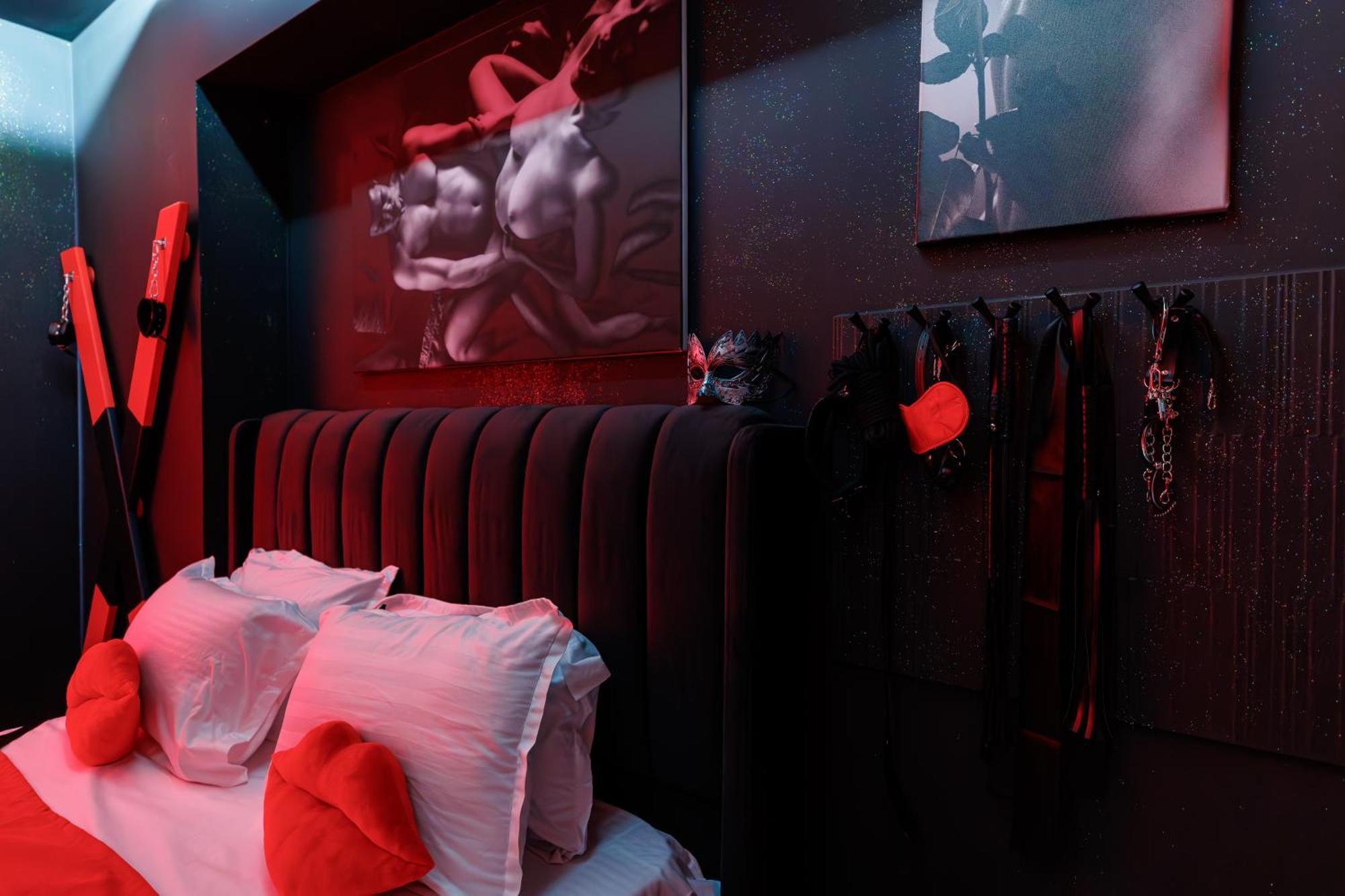 Romeo Nights - Love Rooms - Adults Only Bukares Bagian luar foto